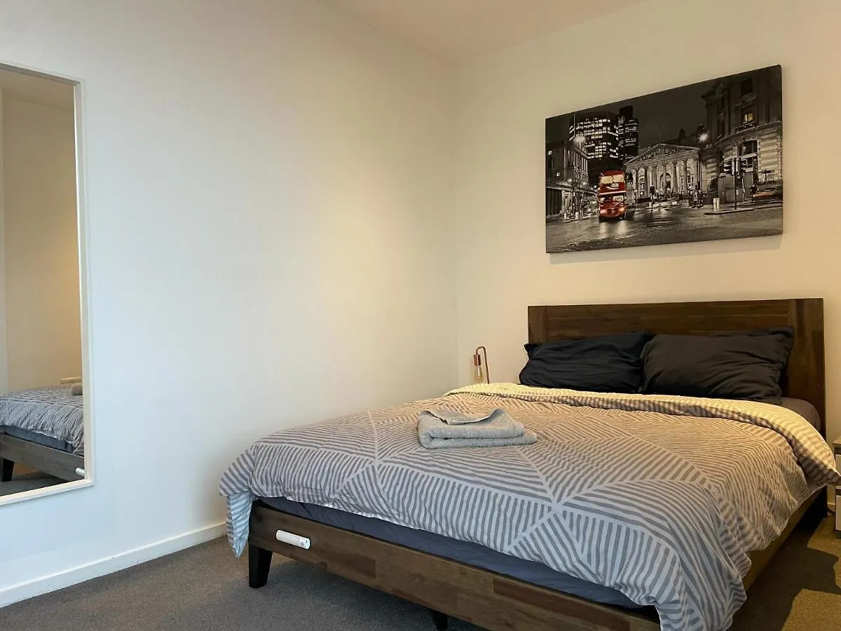 Rum i privatbostad Luxury En-Suite Room Olympic Village In Shared Apartment London Storbritannien