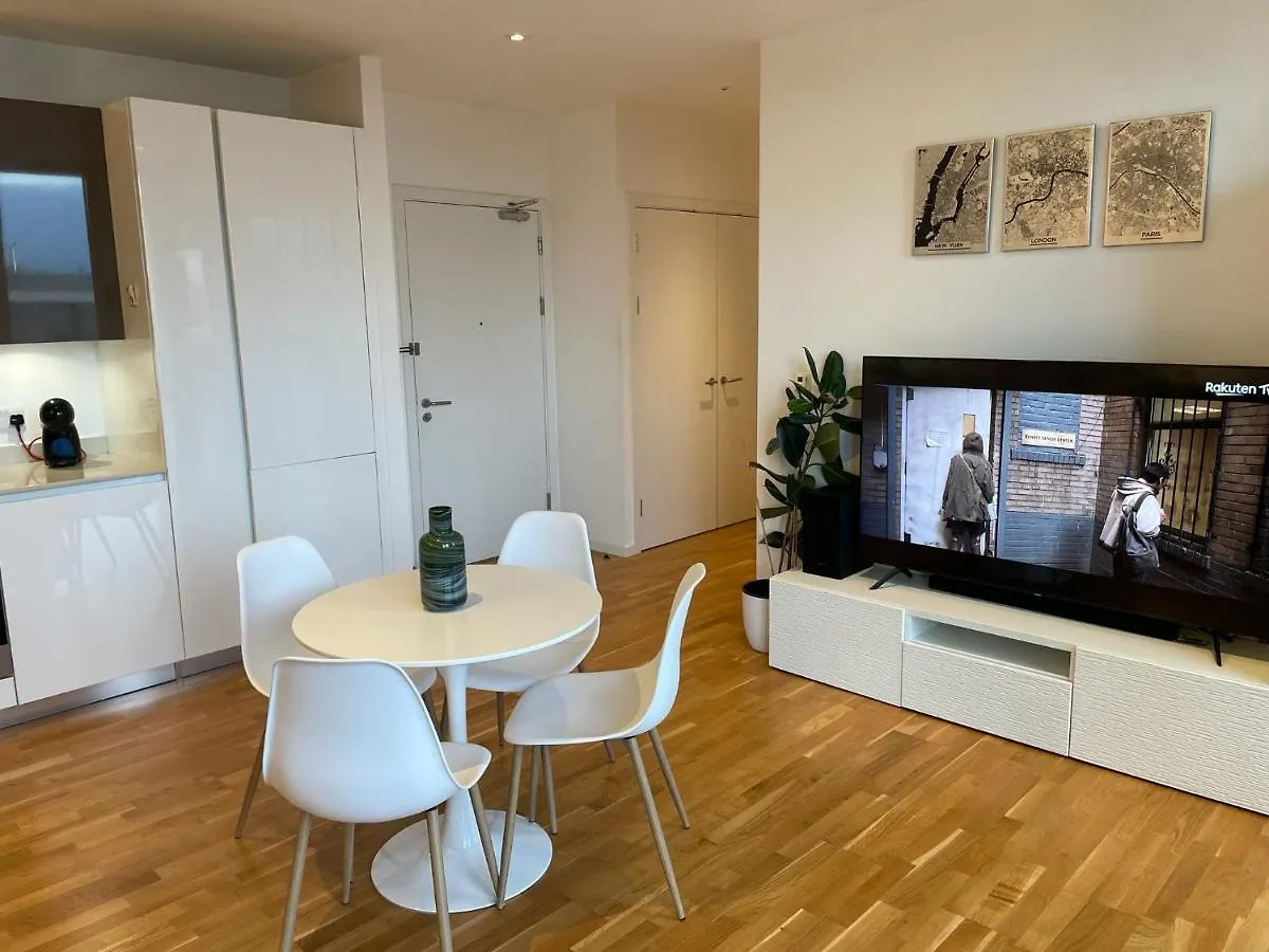 Luxury En-Suite Room Olympic Village In Shared Apartment London 0*,